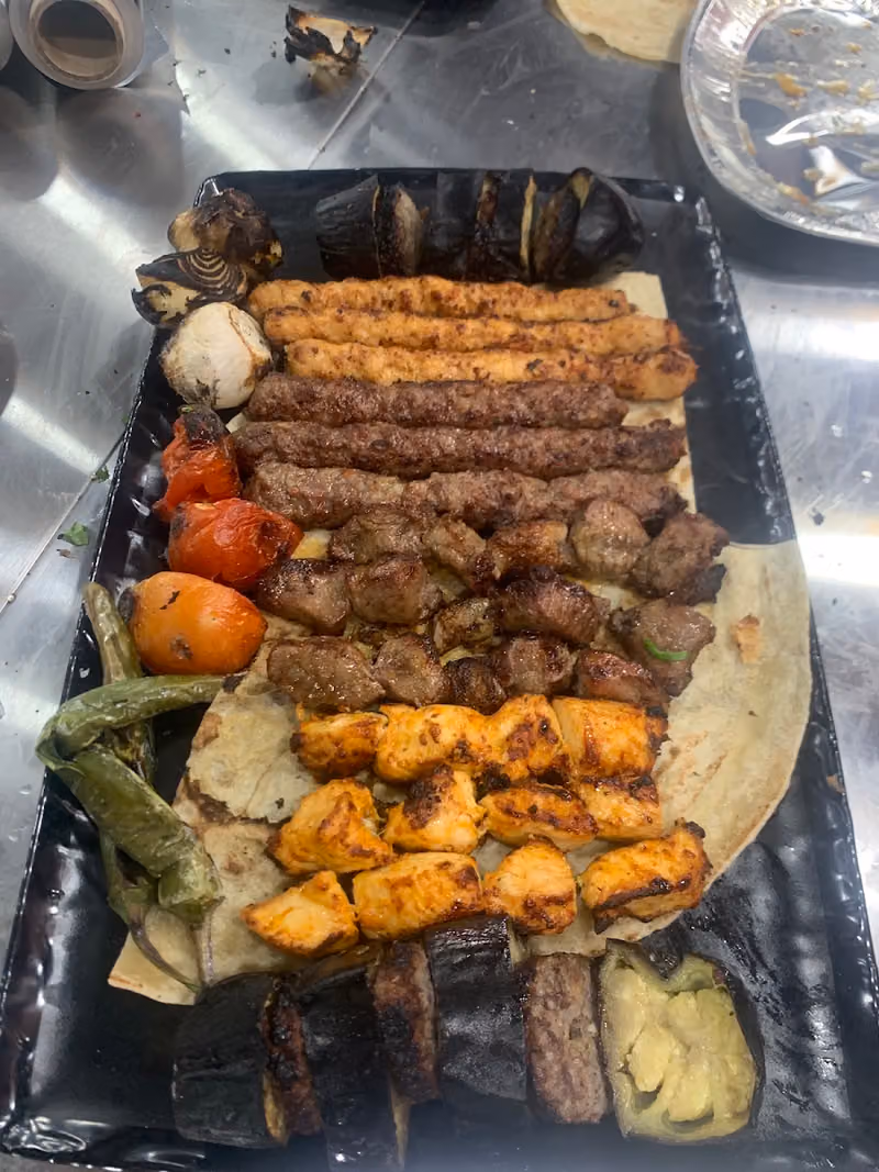 مطعم أطياف الرافدين للمشويات