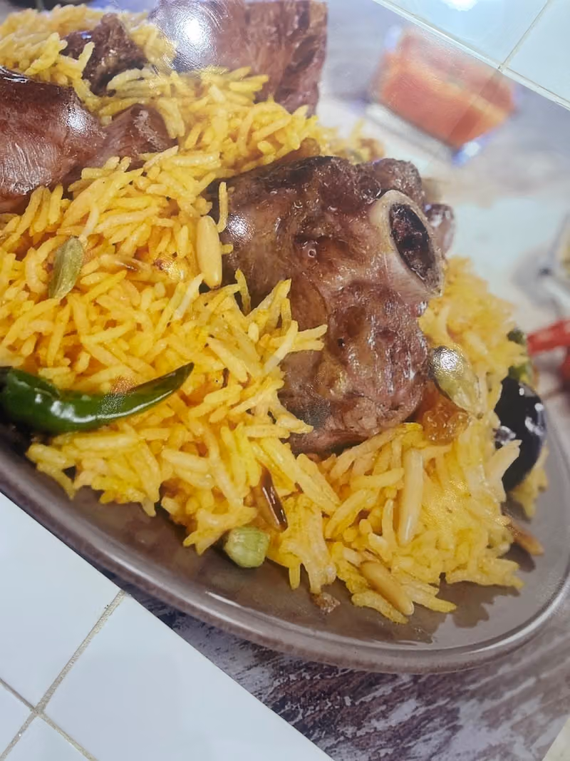 مطعم بخاري