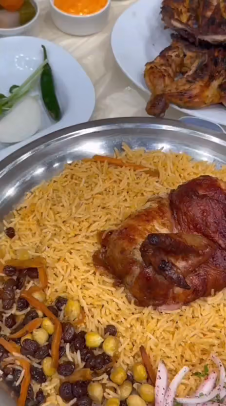 مطعم بخاري كوثر حي النرجس شارع الامير فيصل بن بندر
