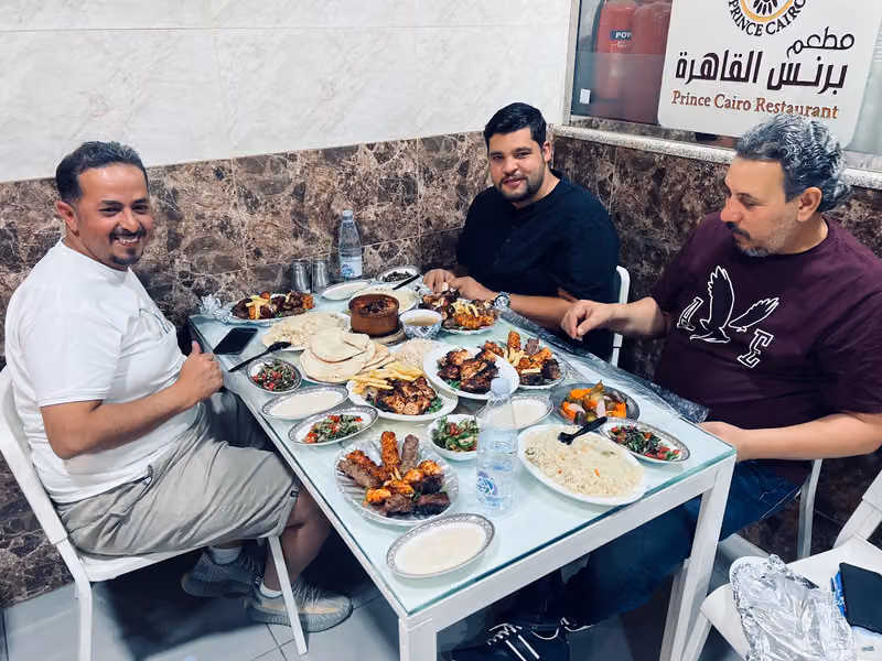 مطعم برنس القاهرة لتقديم الوجبات