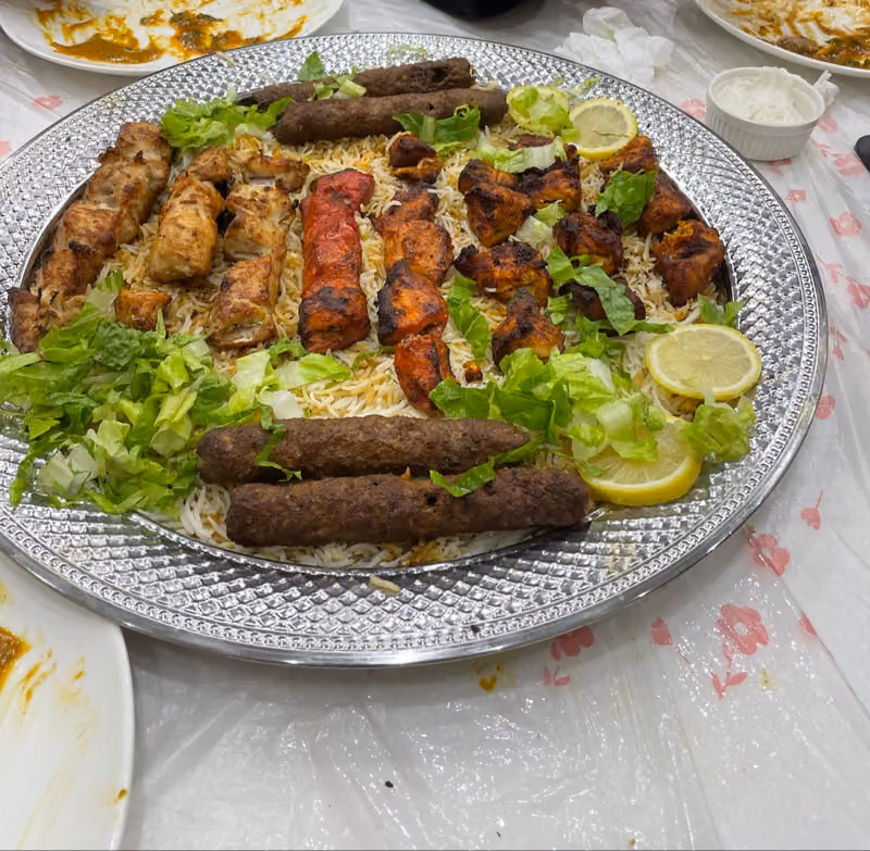 مطعم ديوان كبير