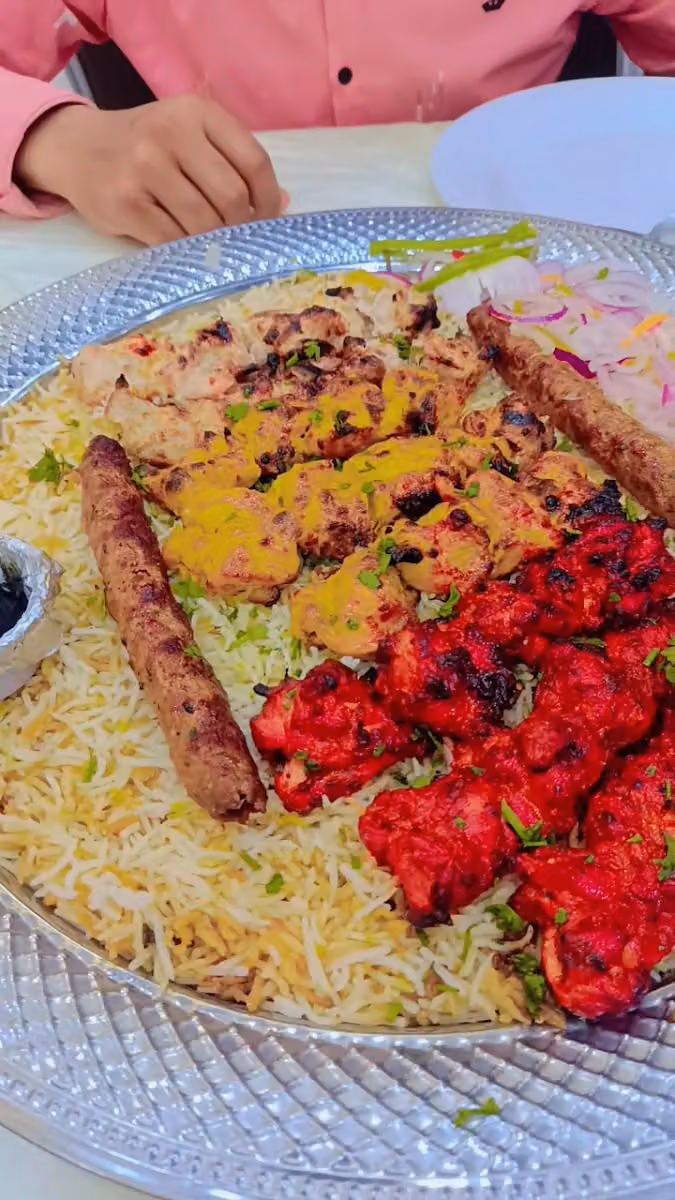 مطعم ديوان كبير