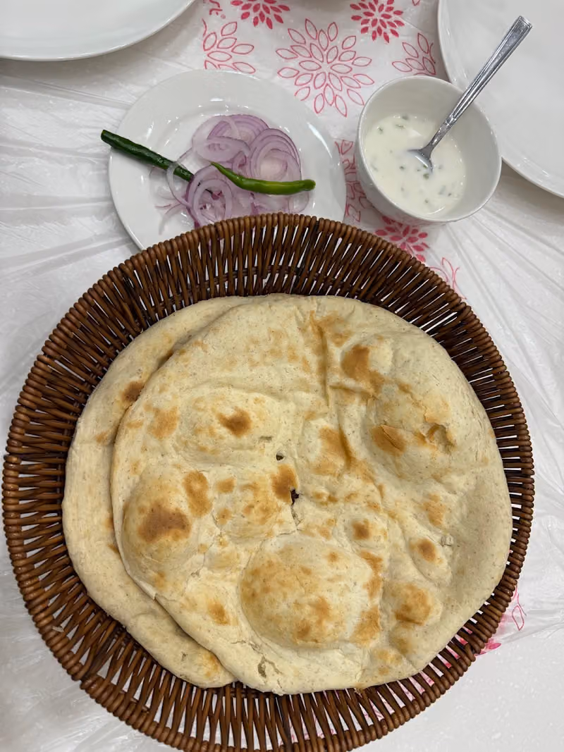 مطعم ديوان كبير
