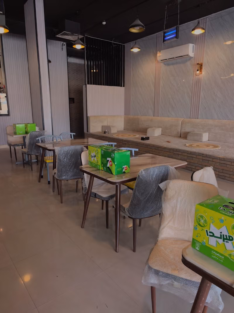 مطعم فخار وحجر للاكلات الشعبية