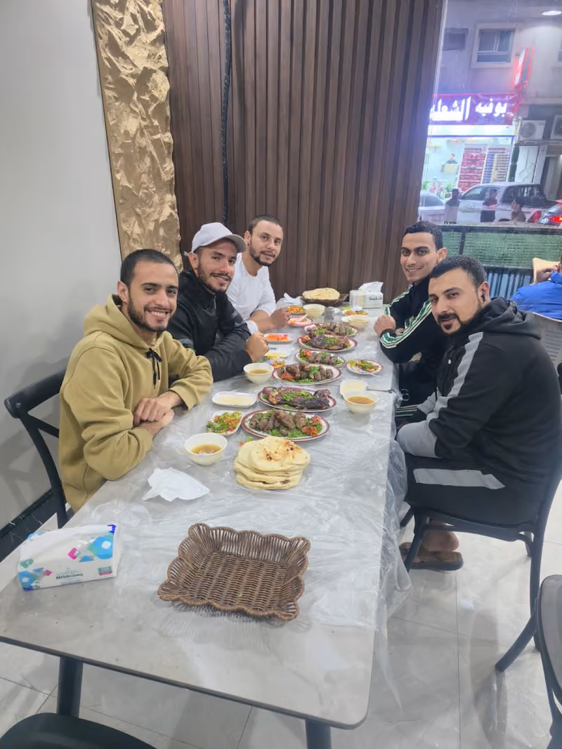 مطعم كبابجى الواحه