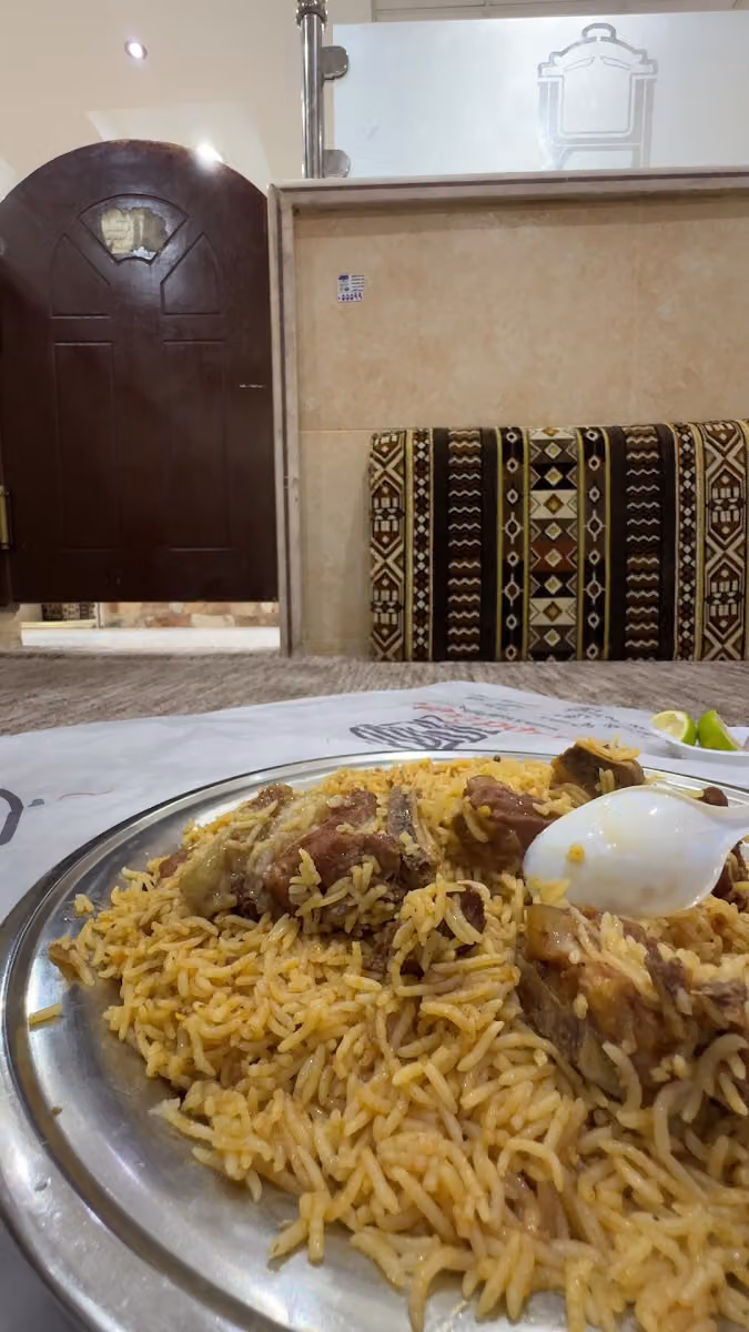 مطعم كبسات للأكلات الشعبية