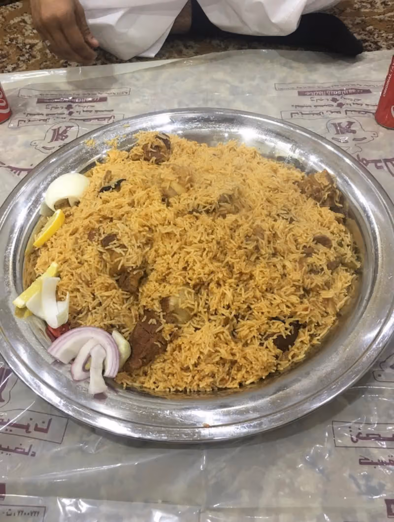 مطعم كبسات للأكلات الشعبية