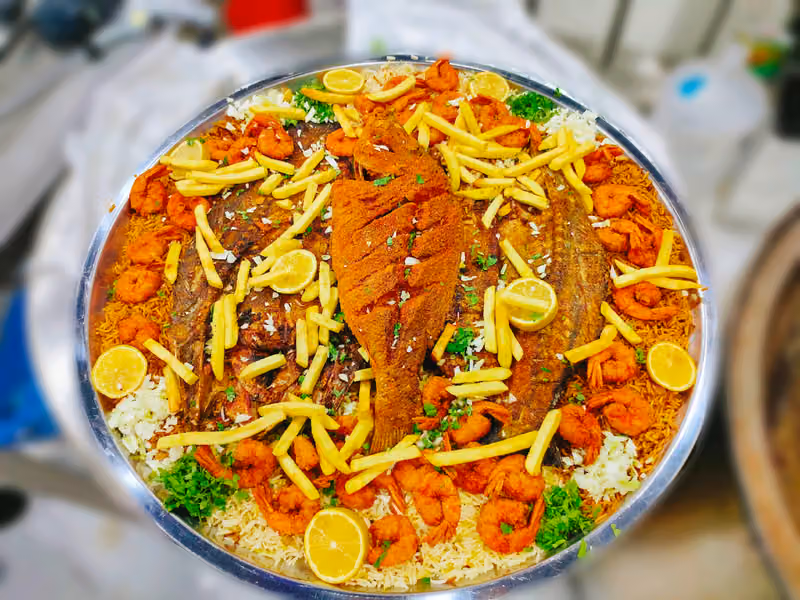 مطعم كنعد وليمون للمأكولات البحرية والأسماك الطازجة