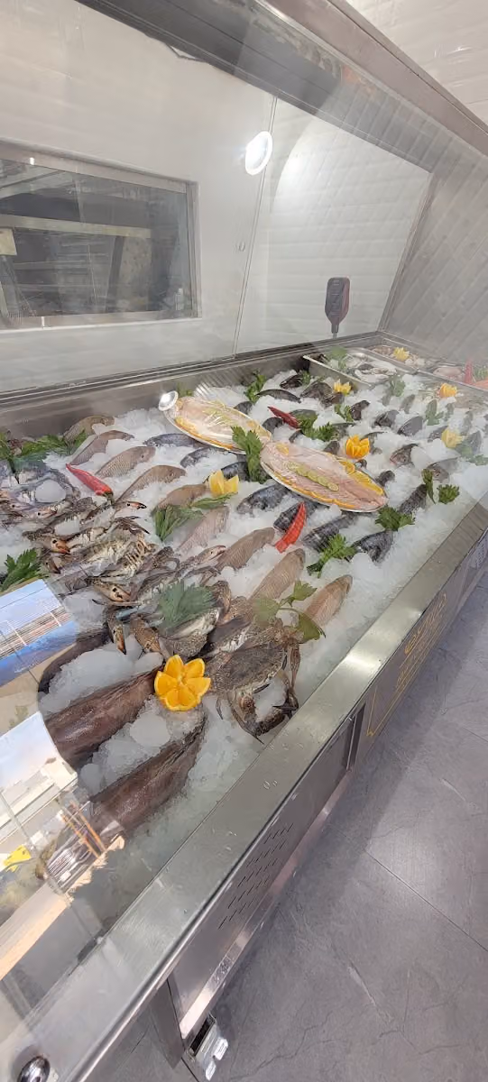 مطعم كنوز اسماك التنور