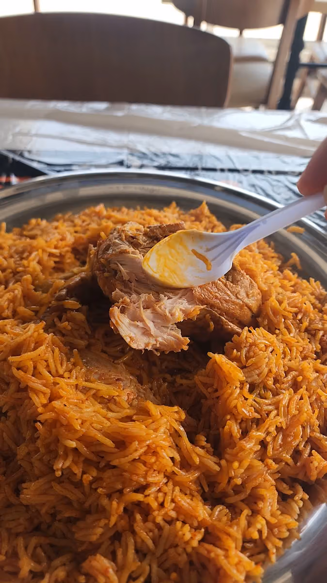 مطعم مضغوط إن Madghout In restaurant