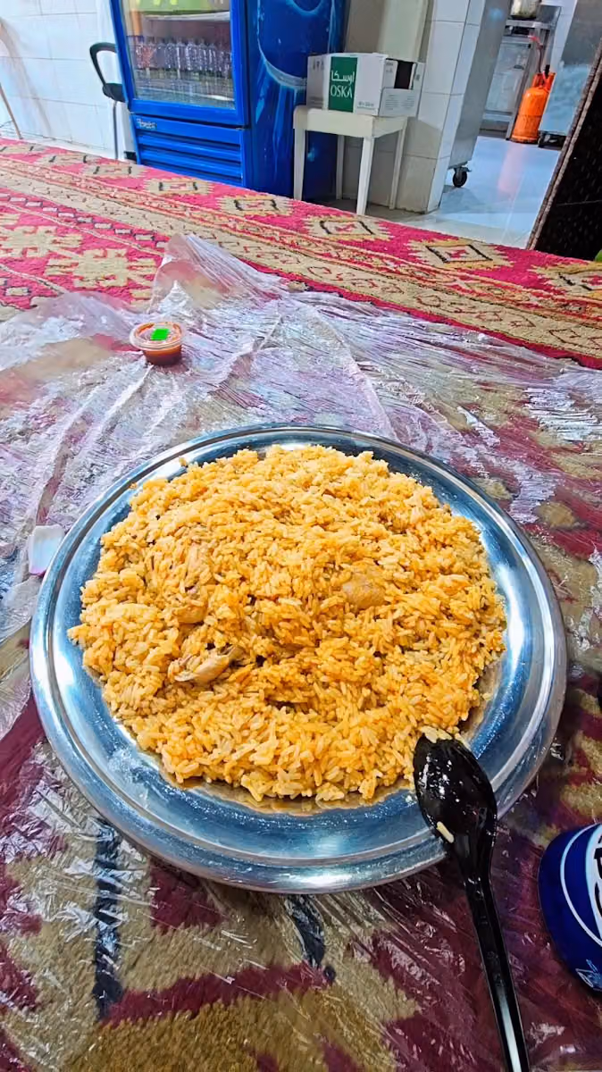 مطعم مضغوط تربيعة