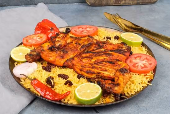 مطعم محبوكة