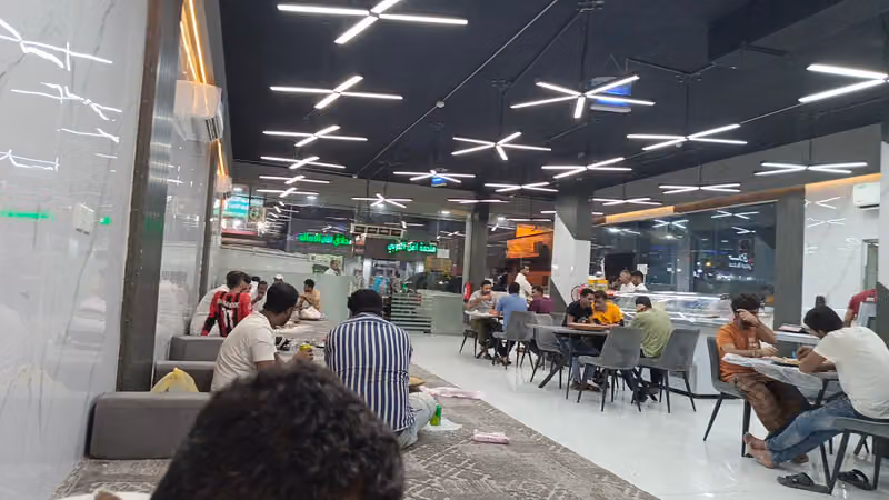 مطعم مرسا عدن لتقديم الوجبات