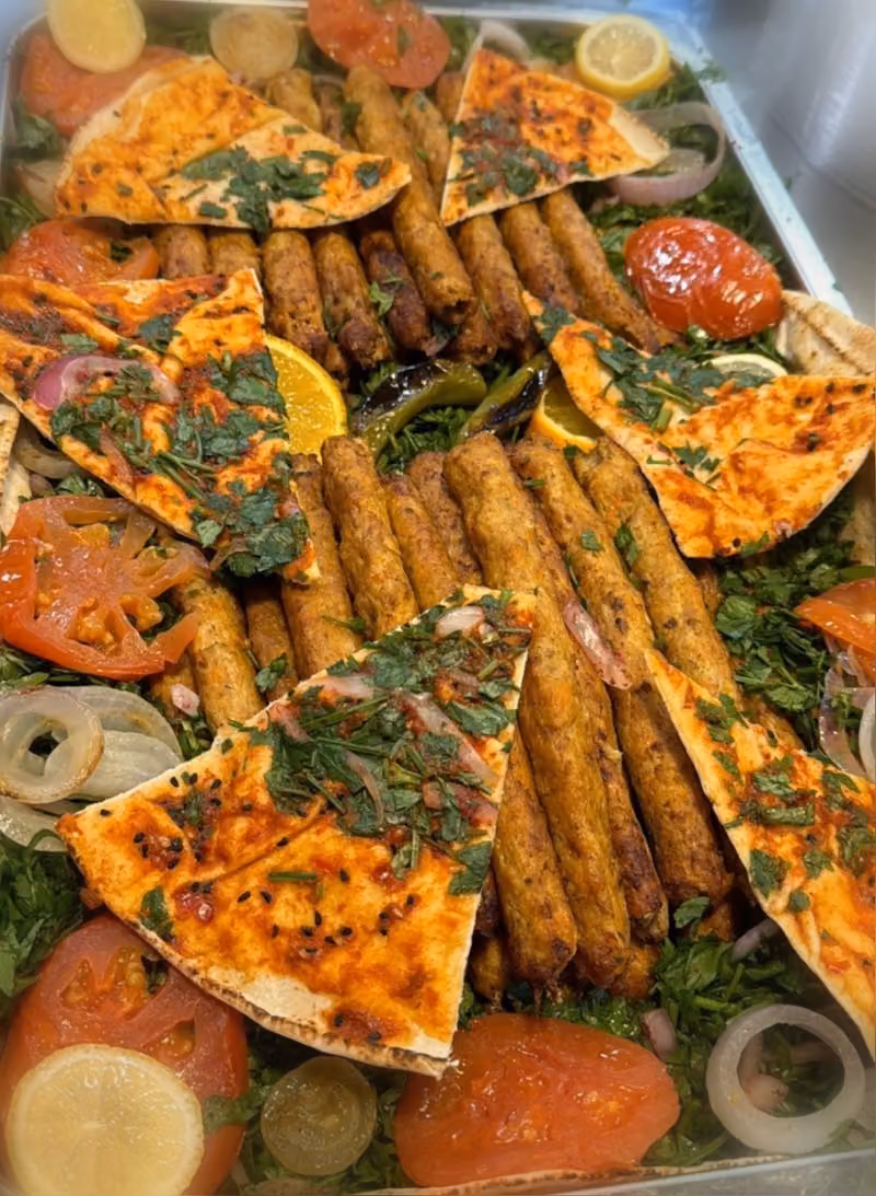 مطعم مشويات زهرة حماه Zahrat Hamah Restaurent
