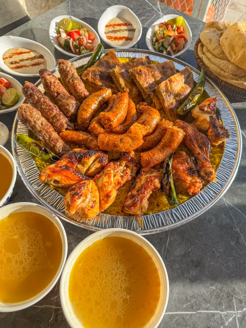 مطعم مزمزة للأكلات المصرية