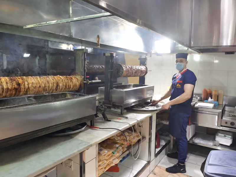 مطعم نبع البحيرة