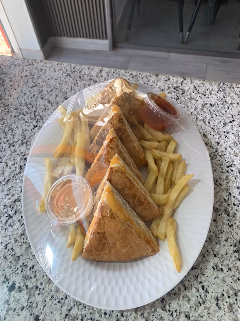 مطعم نبع البحيرة