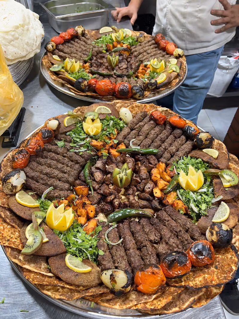 مطعم نبع الشام للمشويات