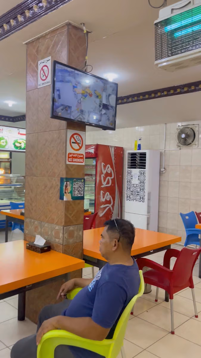 مطعم نهر الروشة ( نيوفاي يوومي Nufiy Yummy ) Nahar alrawsha Restaurant