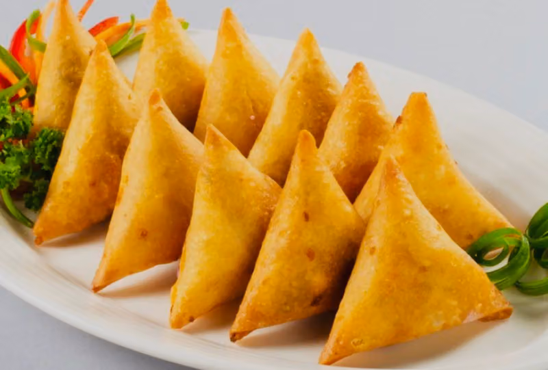 مطعم نهر الروشة ( نيوفاي يوومي Nufiy Yummy ) Nahar alrawsha Restaurant