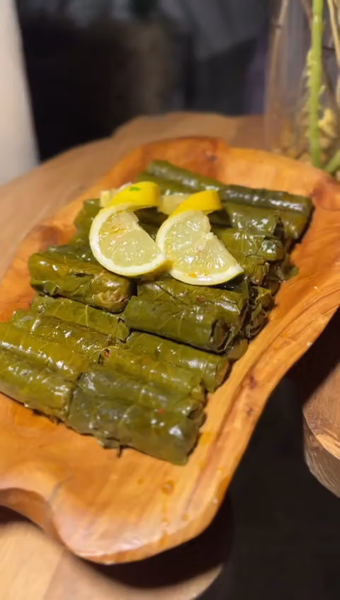 مطعم نكهات تركية لتقديم الوجبات