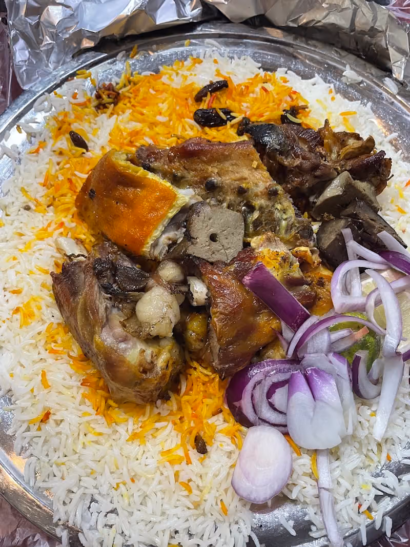 مطعم نوير للمثلوثه الفرع الرئيسي