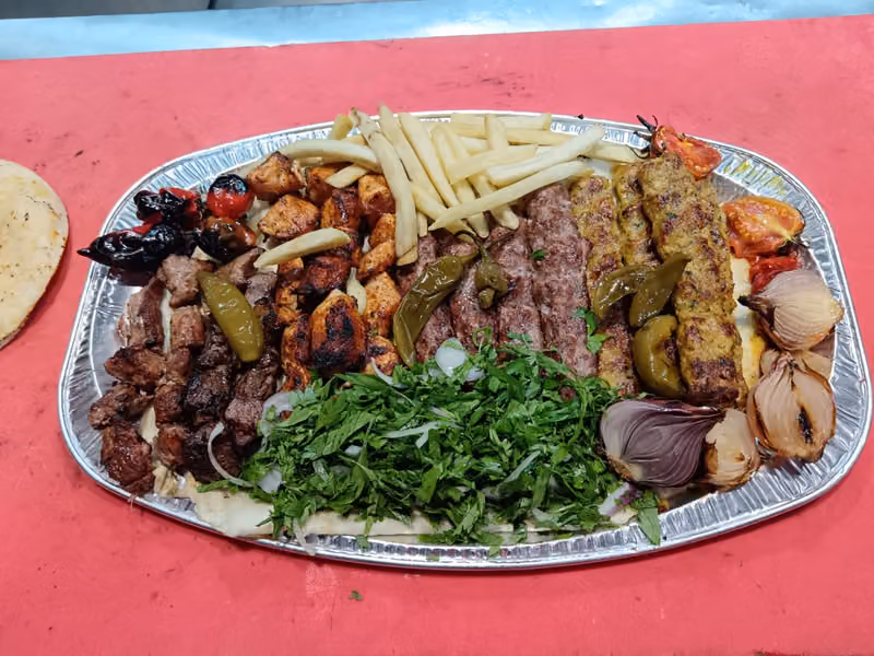 مطعم قعدة ومذاق