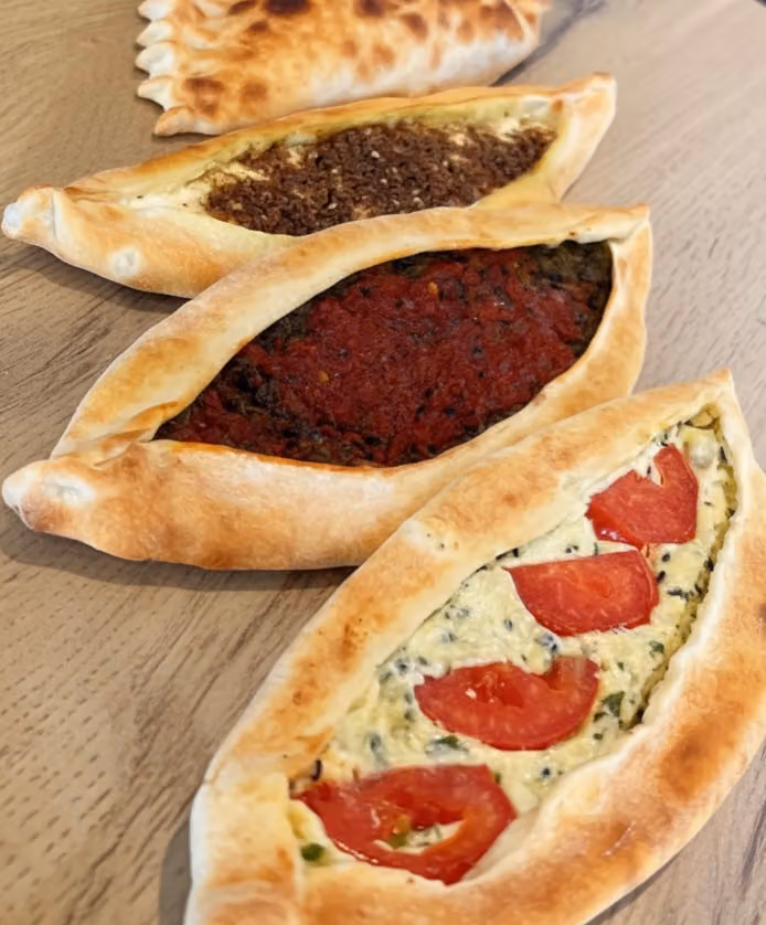 مطعم قلمون للفطائر والبيتزا