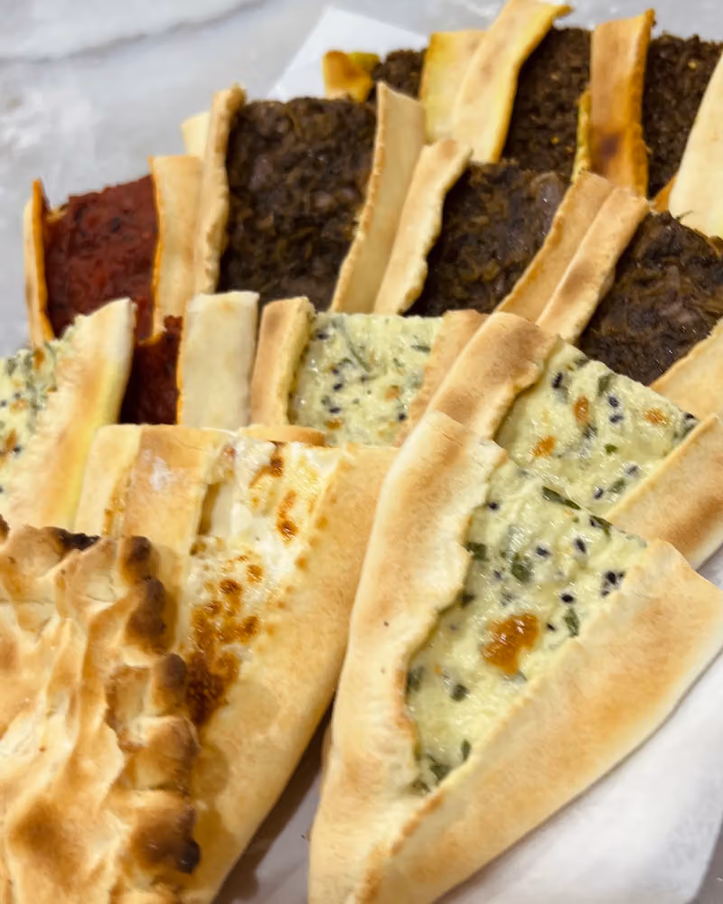 مطعم قلمون للفطائر والبيتزا