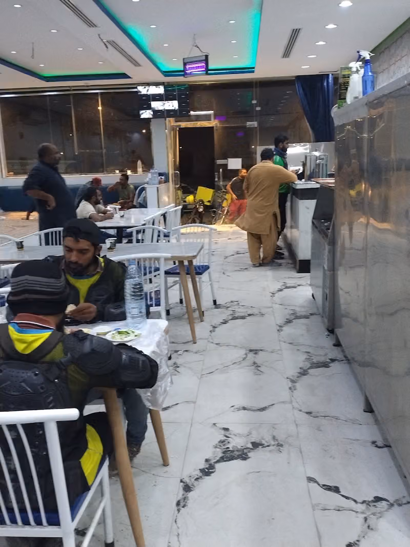 مطعم قصوري Kasuri Restaurant