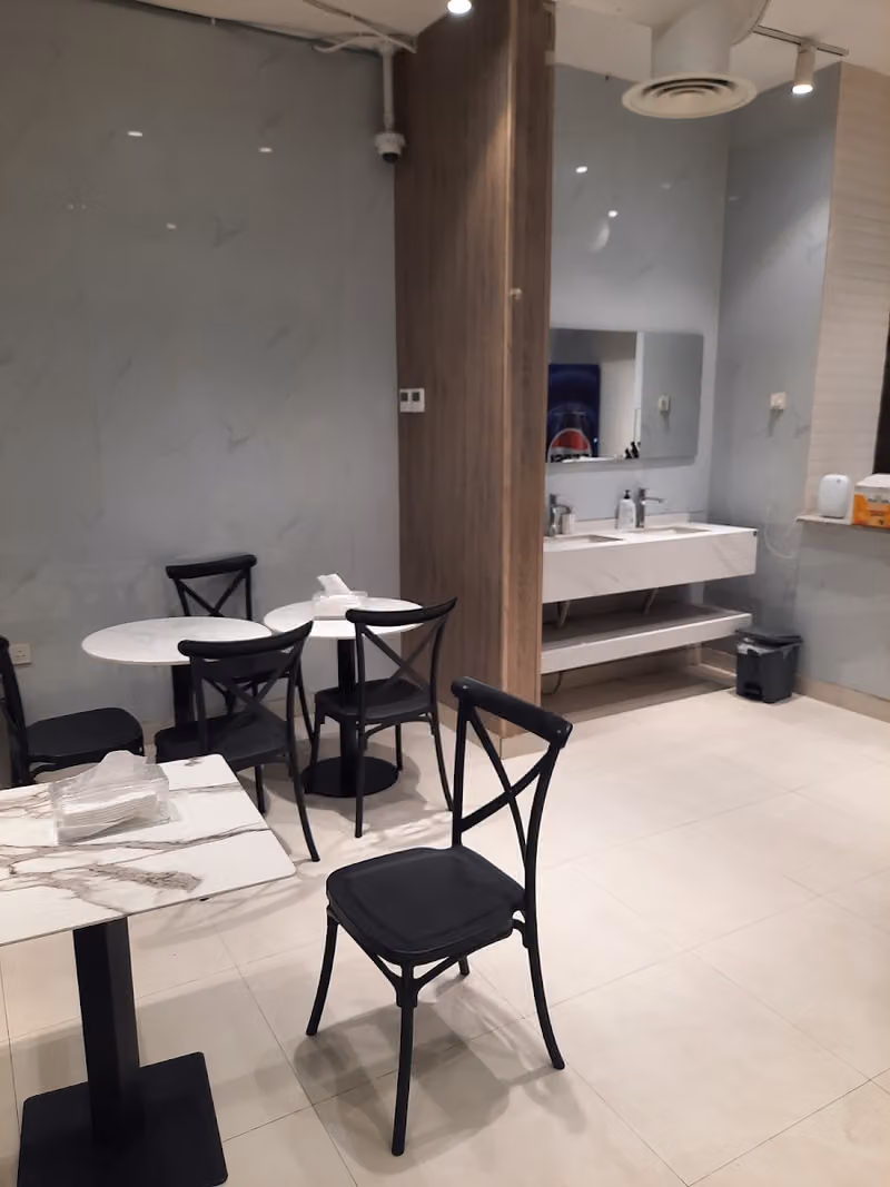 مطعم رصيف النخيل