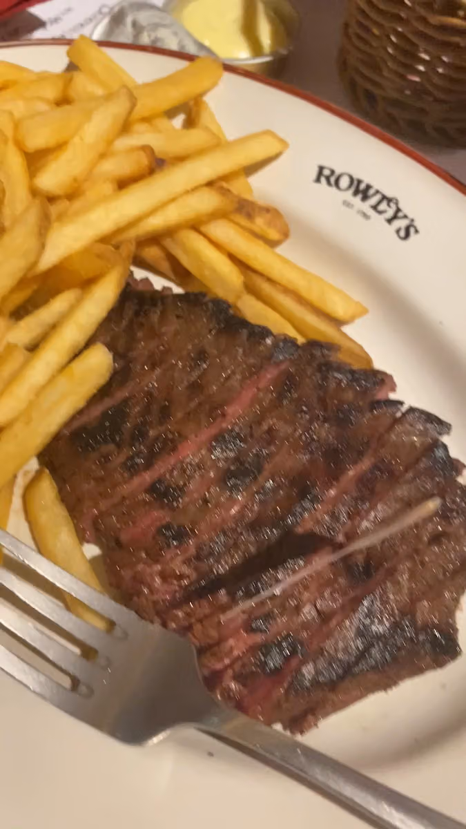 مطعم روليز ستيك هاوس