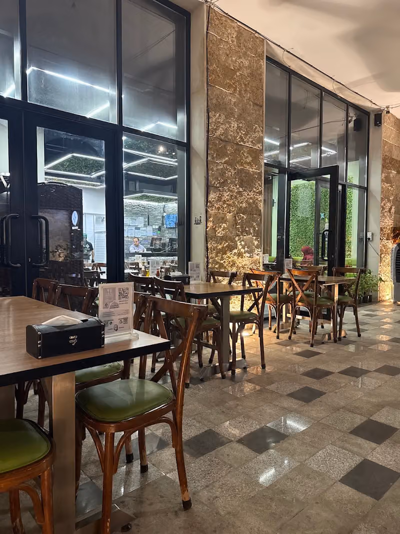 مطعم ريف دمشق DAMASCUS REEF ريف دمشق