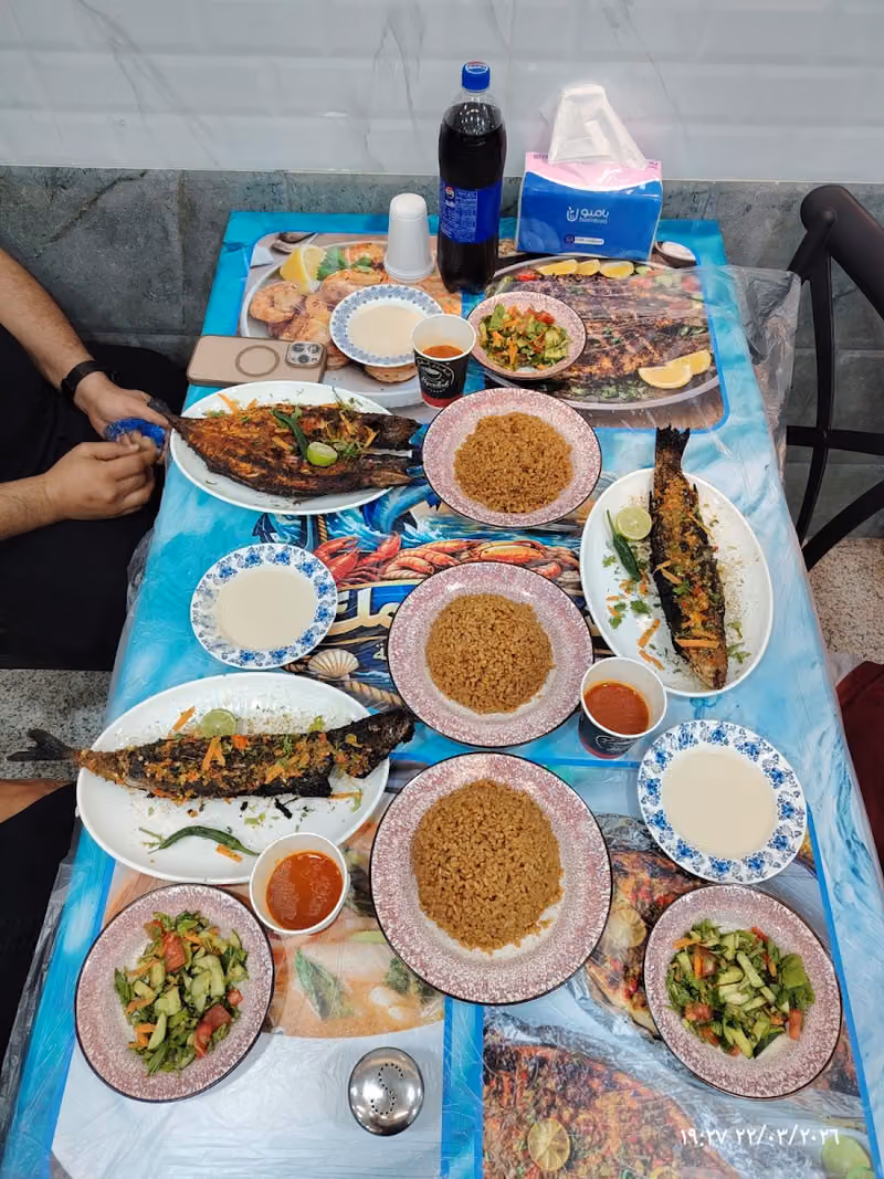 مطعم شادر السمك للمأكولات البحريه