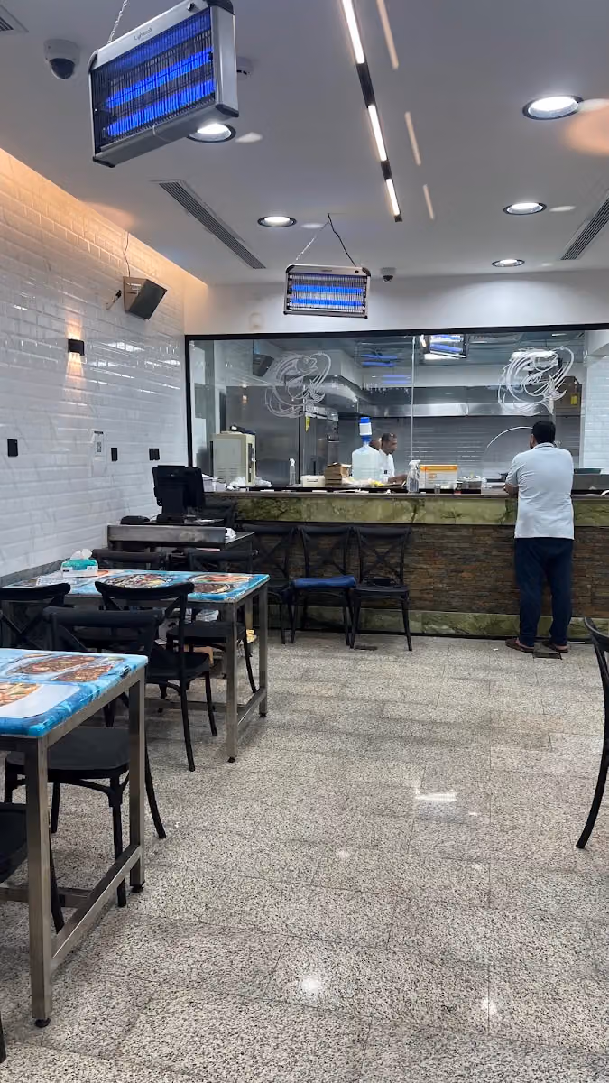 مطعم شادر السمك للمأكولات البحريه