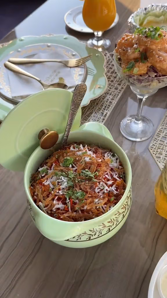 مطعم شاروخان العالمي