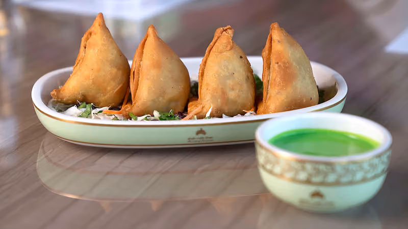مطعم شاروخان العالمي