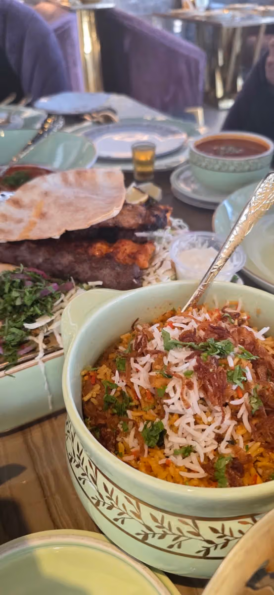 مطعم شاروخان العالمي