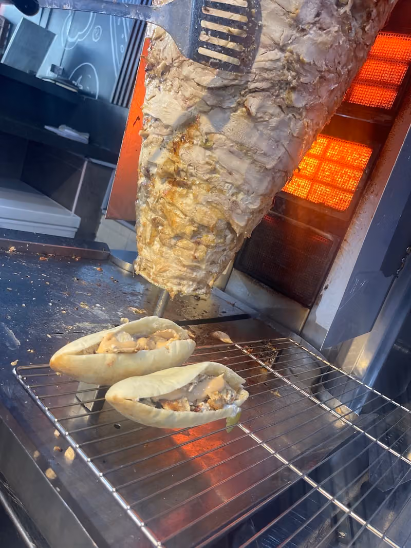 مطعم شاورما مشروحه