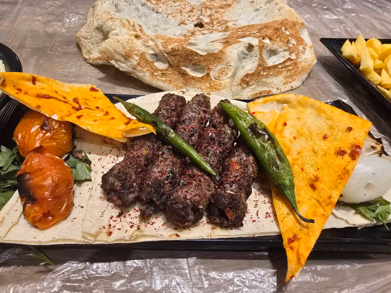 مطعم شلالات حماه