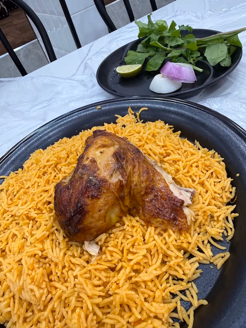 مطعم شروق المدينة الذهبي البخاري