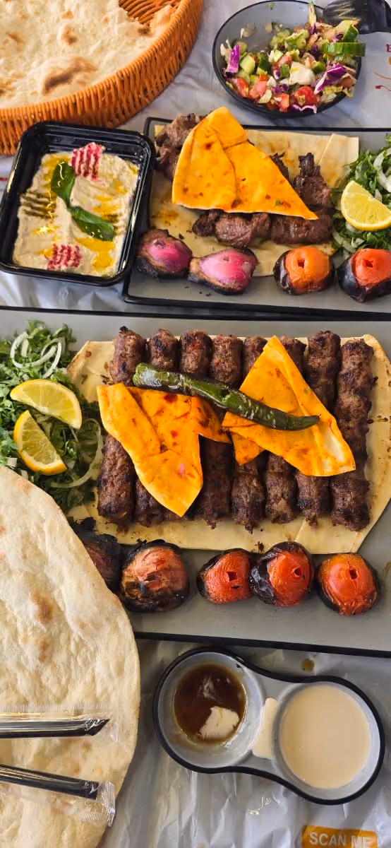 مطعم شوي دار للمشويات الطازجة