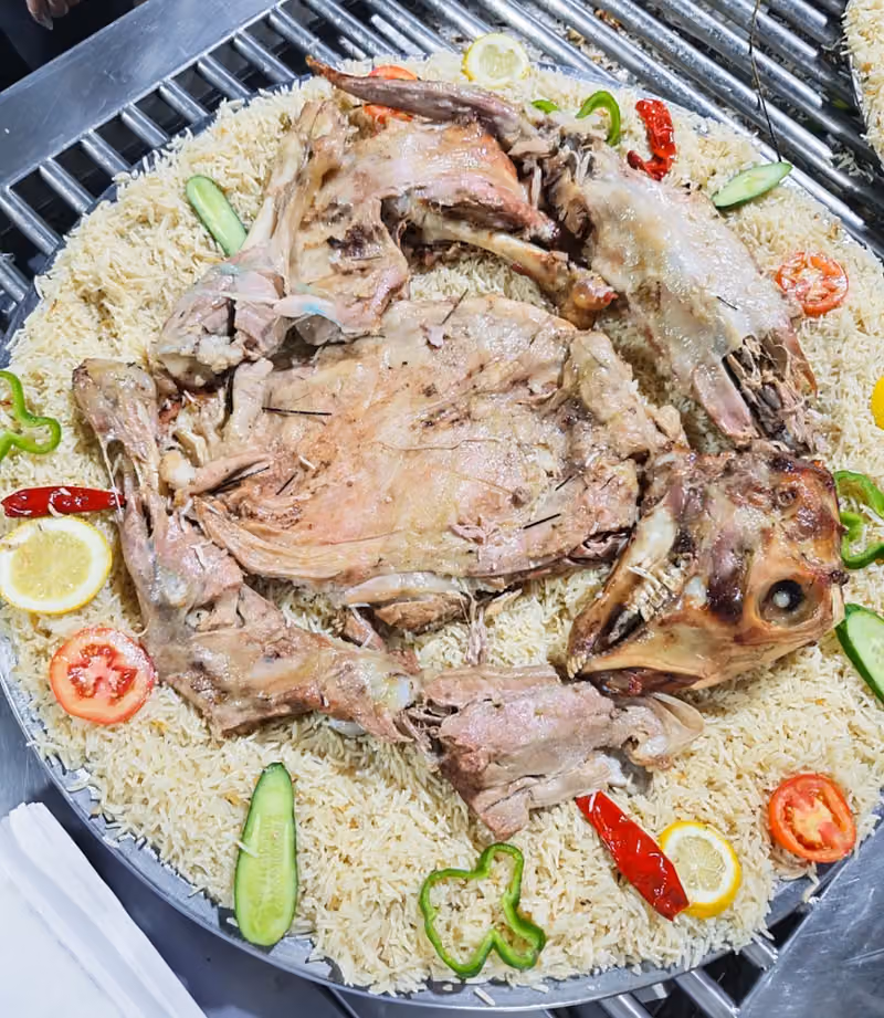 مطعم شيف الحنيذ