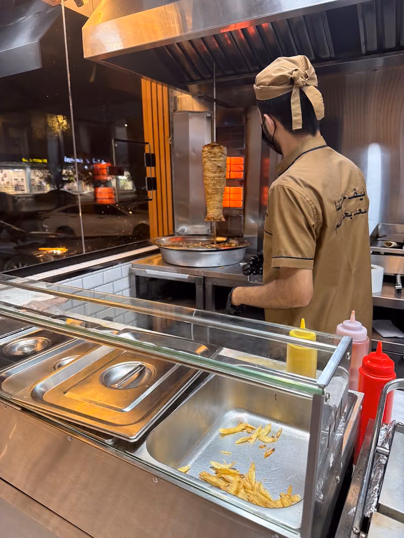 مطعم شيف حارتنا للوجبات السريعة