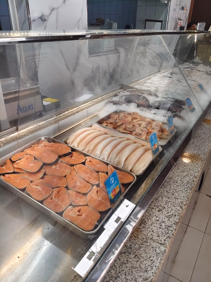 مطعم سمك وأسماك