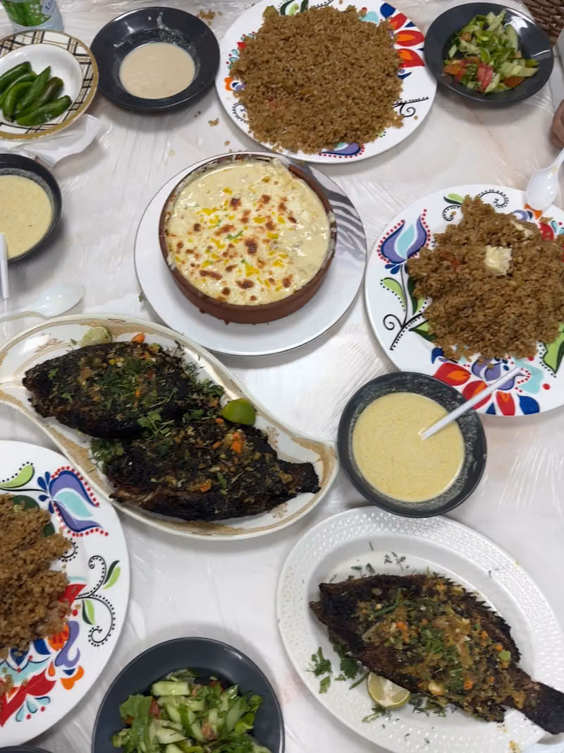 مطعم سمكات المحيط فرع منفوحة