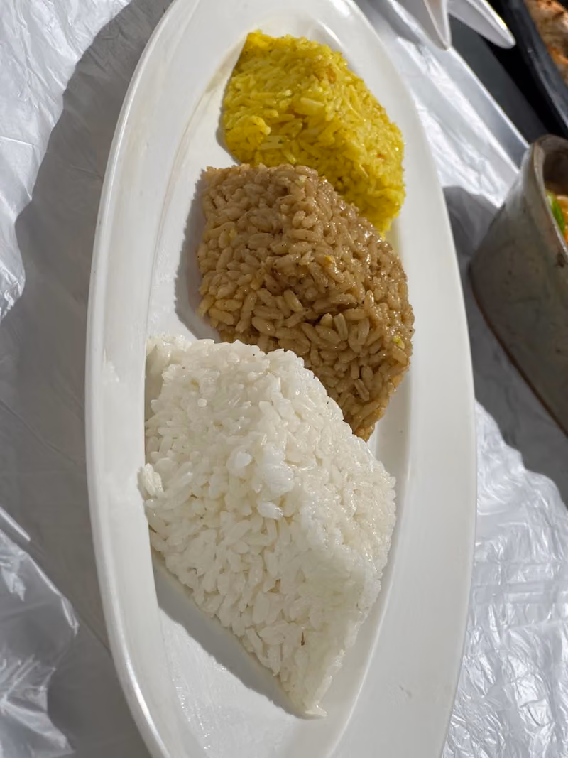 مطعم سمكات المحيط فرع منفوحة