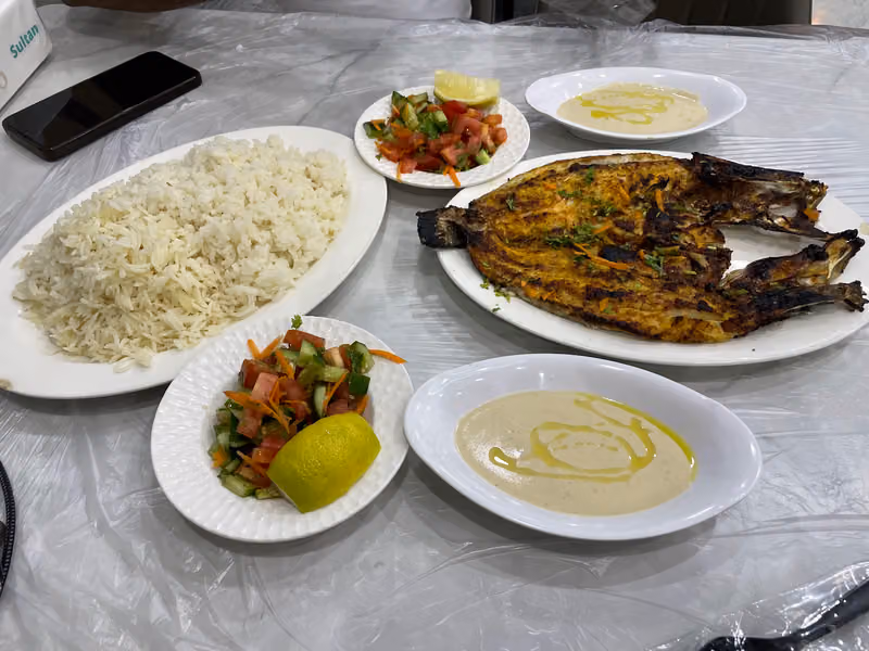 مطعم سمكة مشوية للمأكولات البحرية