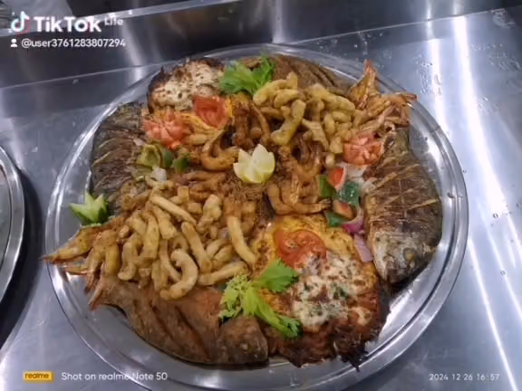مطعم سمكة مشوية للمأكولات البحرية