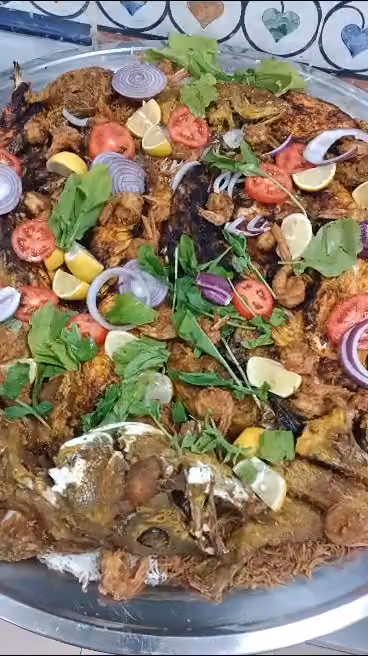 مطعم سوق الأسماك الطازجة